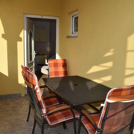 Apartmani Kulas Pakoštane Esterno foto
