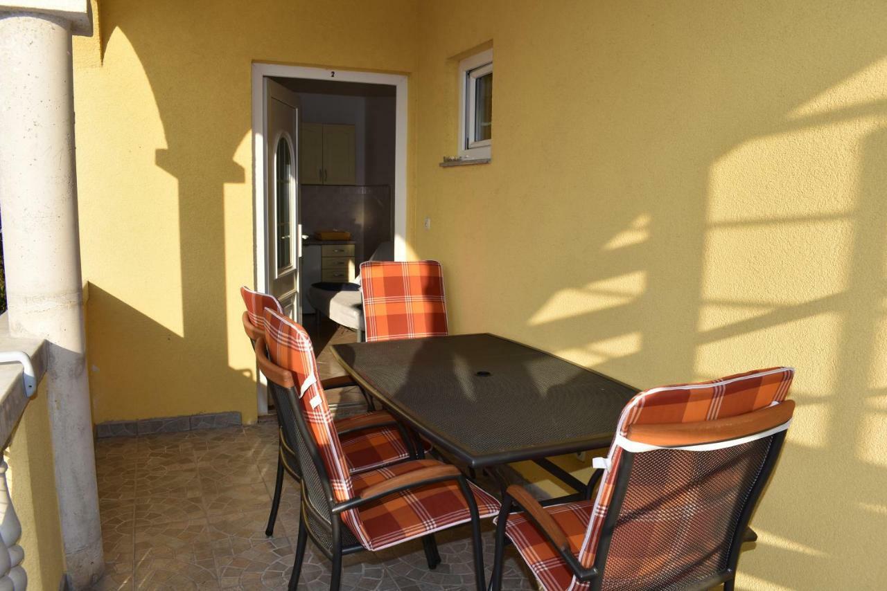 Apartmani Kulas Pakoštane Esterno foto