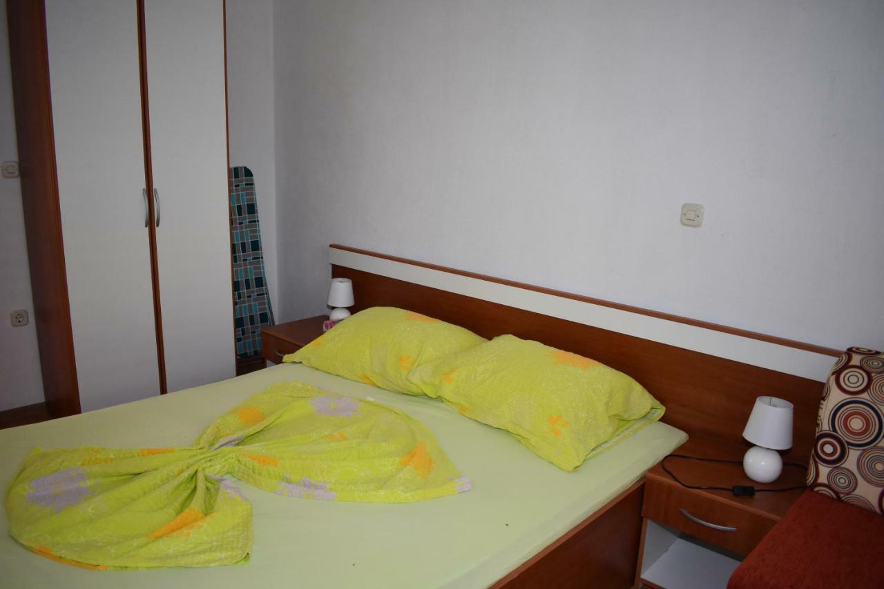 Apartmani Kulas Pakoštane Esterno foto
