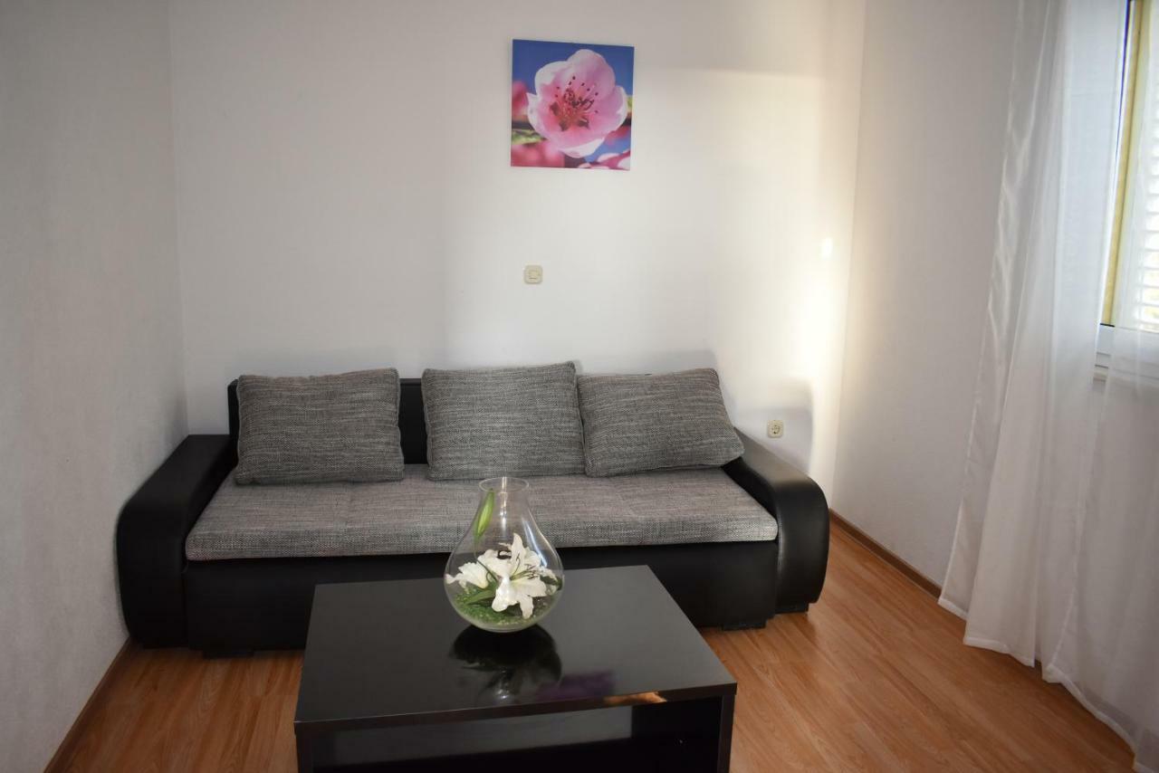 Apartmani Kulas Pakoštane Esterno foto