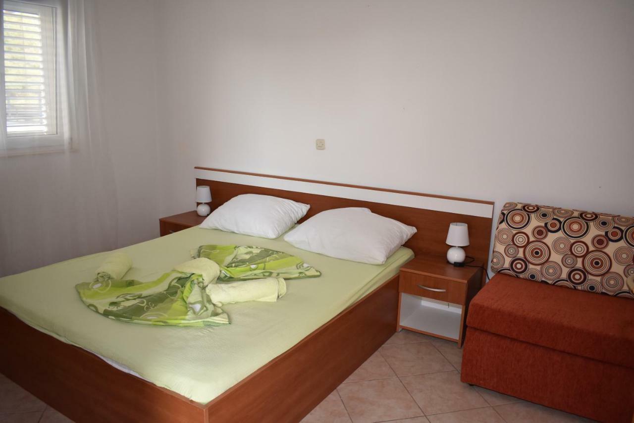 Apartmani Kulas Pakoštane Esterno foto