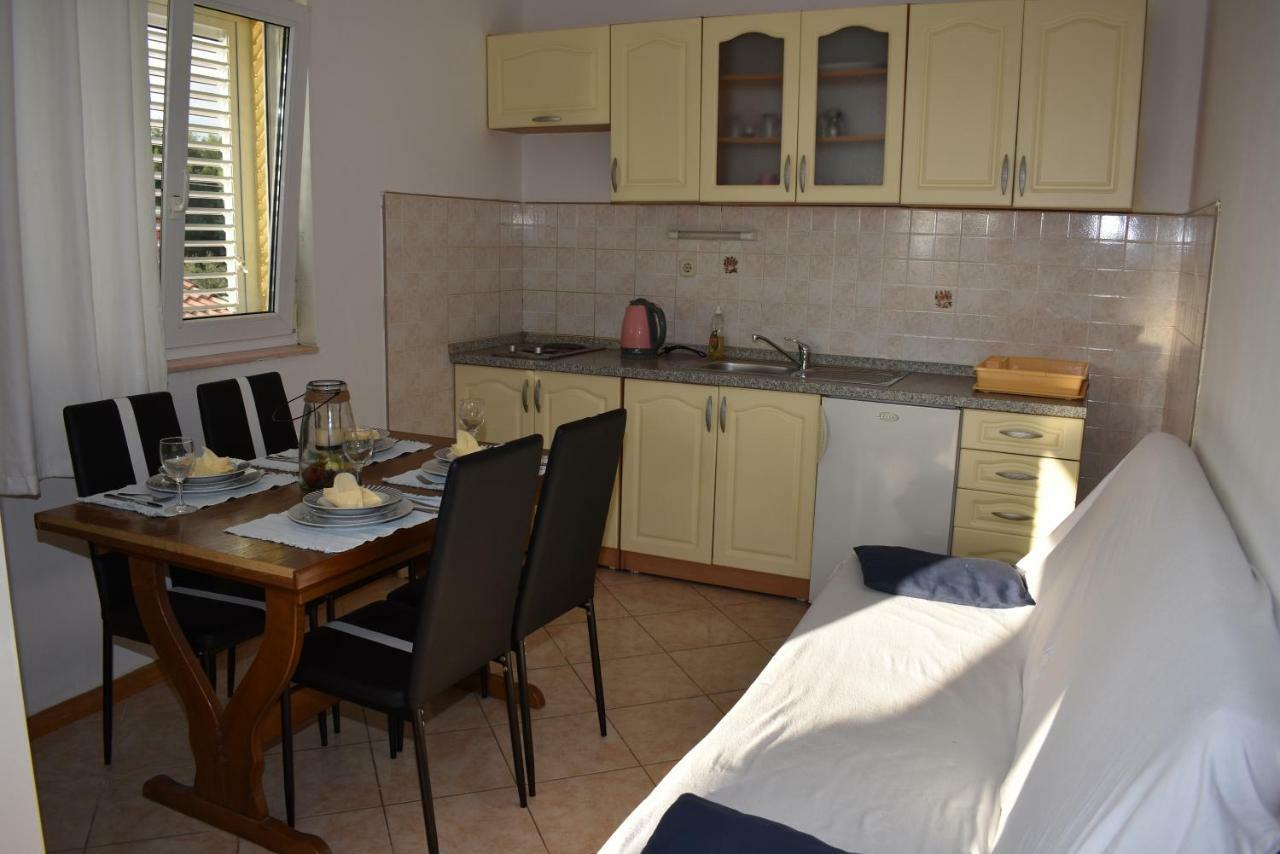 Apartmani Kulas Pakoštane Esterno foto